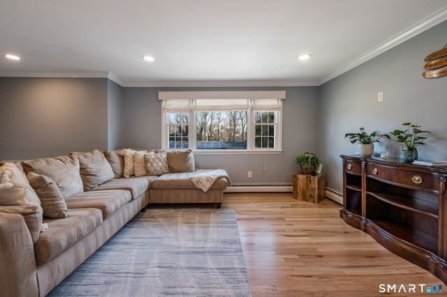 50 Jefferson Circle, Clinton, CT 06413