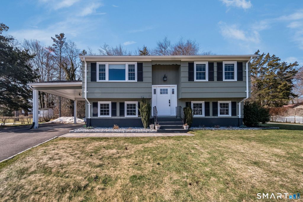 50 Jefferson Circle, Clinton, CT 06413