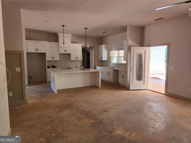 602 Dean Patrick, Locust Grove, GA 30248