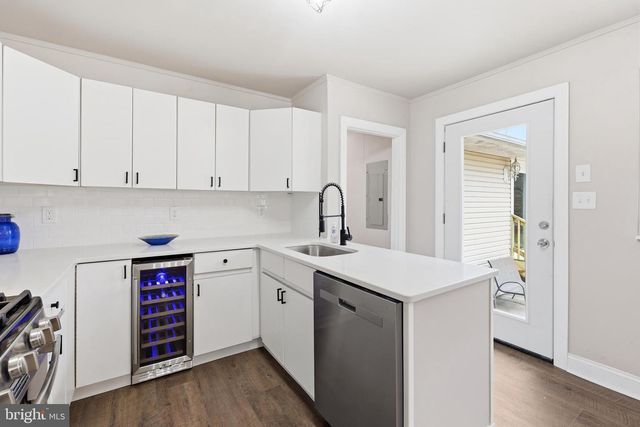 203 CENTRAL AVE, Woodbury Heights, NJ 08097