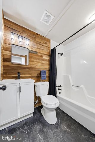 203 CENTRAL AVE, Woodbury Heights, NJ 08097