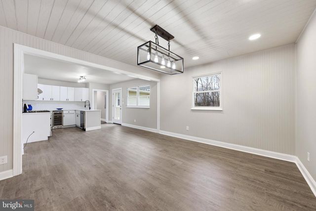 203 CENTRAL AVE, Woodbury Heights, NJ 08097