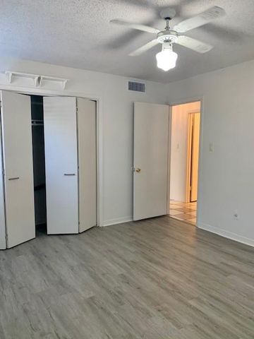 5700 Blythewood DR A, Austin, TX 78745
