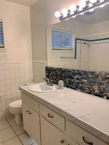 5700 Blythewood DR A, Austin, TX 78745