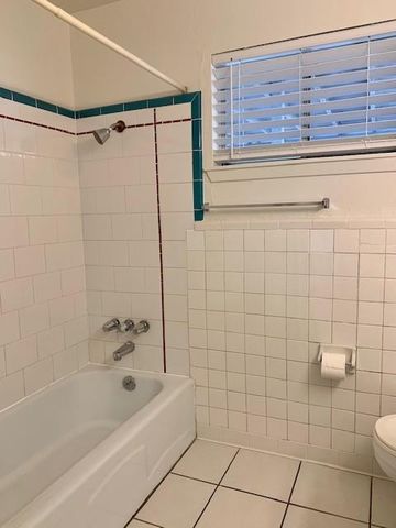 5700 Blythewood DR A, Austin, TX 78745