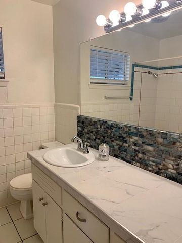 5700 Blythewood DR A, Austin, TX 78745