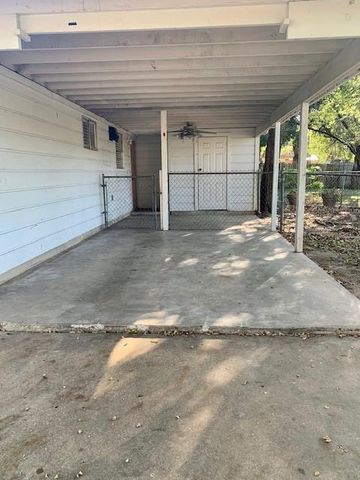 5700 Blythewood DR A, Austin, TX 78745