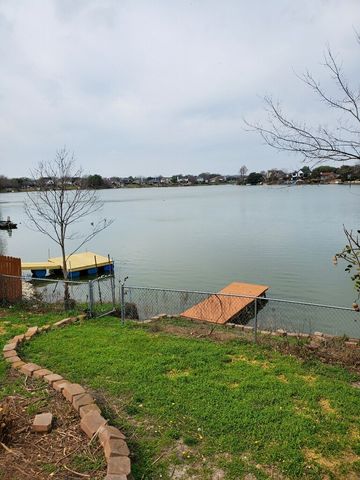 1211 Lakeshore Drive, Irving, TX 75060