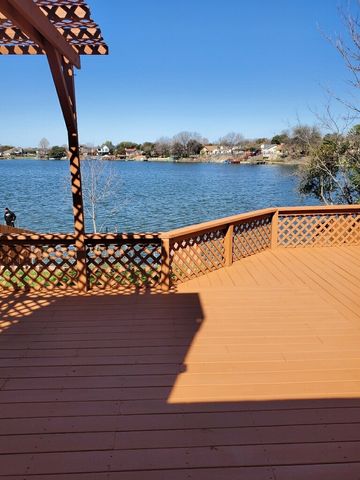 1211 Lakeshore Drive, Irving, TX 75060