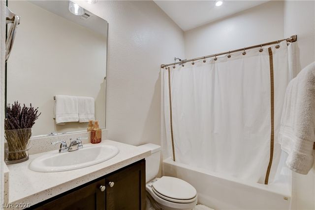 207 Red Sandstone Avenue, North Las Vegas, NV 89031