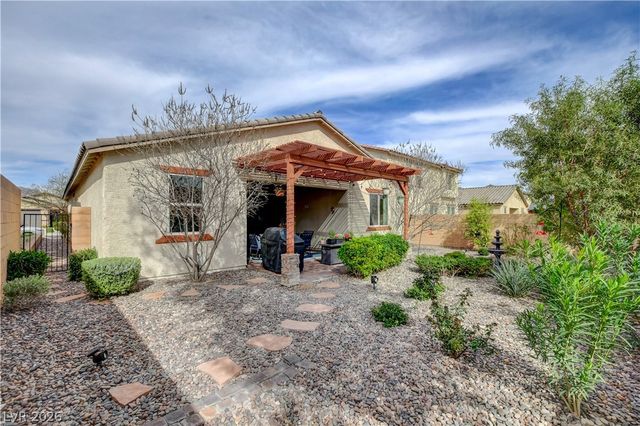 207 Red Sandstone Avenue, North Las Vegas, NV 89031