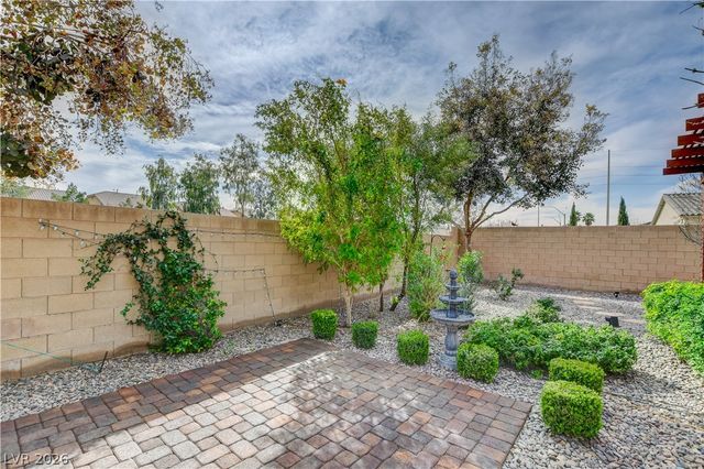 207 Red Sandstone Avenue, North Las Vegas, NV 89031