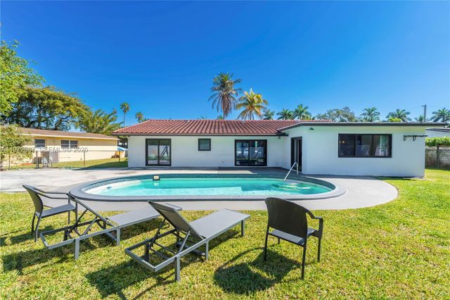 20220 Highland Lakes Blvd, Miami, FL 33179