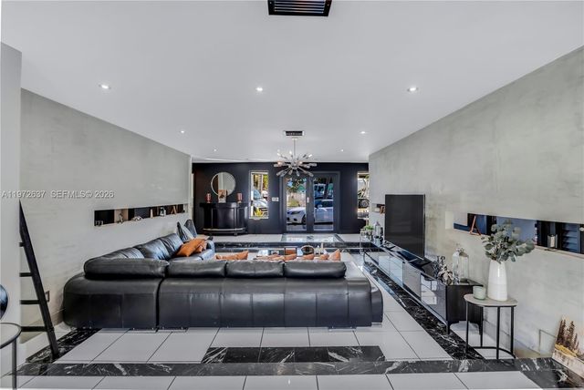 20220 Highland Lakes Blvd, Miami, FL 33179