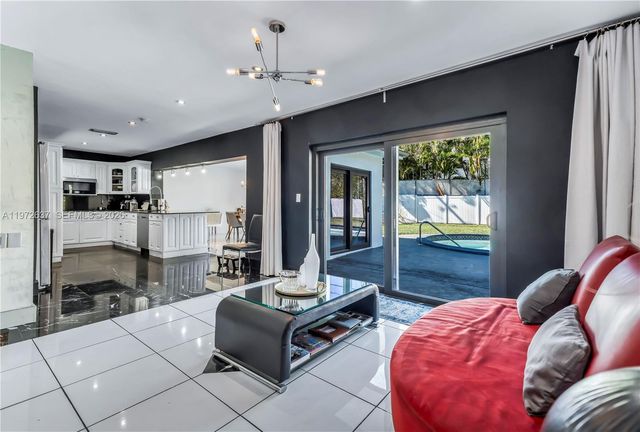 20220 Highland Lakes Blvd, Miami, FL 33179