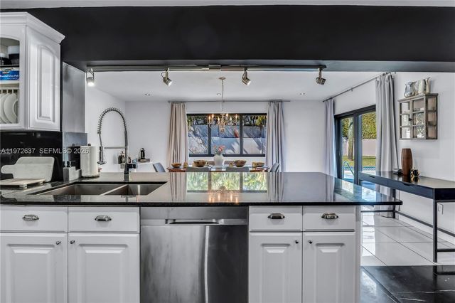 20220 Highland Lakes Blvd, Miami, FL 33179