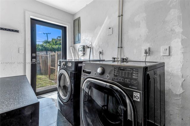 20220 Highland Lakes Blvd, Miami, FL 33179