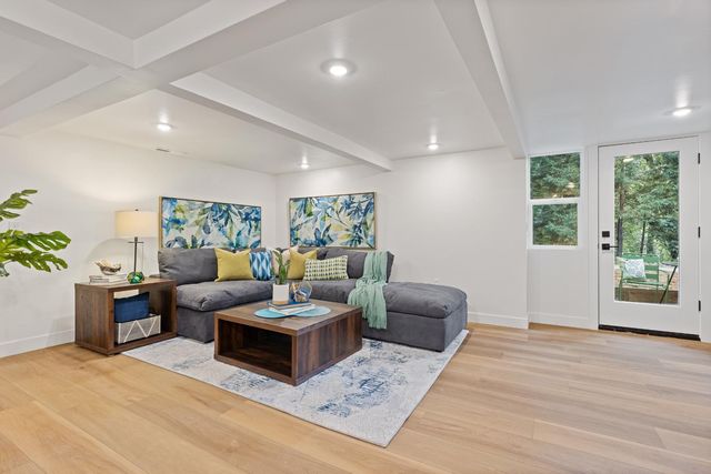 11000 Bubbling Wells Rd, Grass Valley, CA 95945