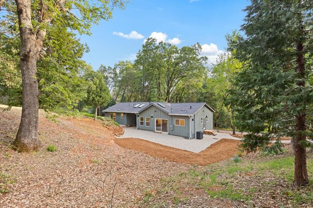 11000 Bubbling Wells Rd, Grass Valley, CA 95945