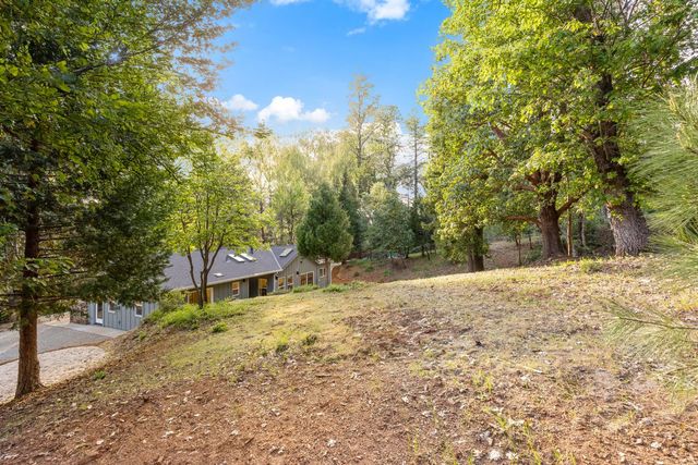 11000 Bubbling Wells Rd, Grass Valley, CA 95945