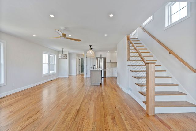 23 Clinton Avenue, Old Saybrook, CT 06475