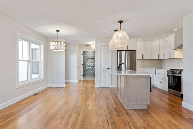 23 Clinton Avenue, Old Saybrook, CT 06475