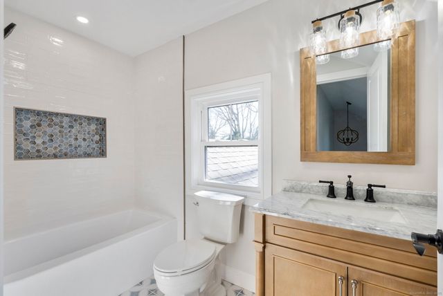 23 Clinton Avenue, Old Saybrook, CT 06475