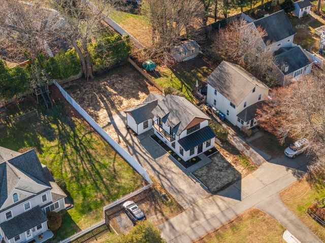 23 Clinton Avenue, Old Saybrook, CT 06475