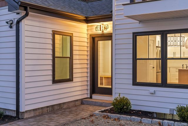 23 Clinton Avenue, Old Saybrook, CT 06475