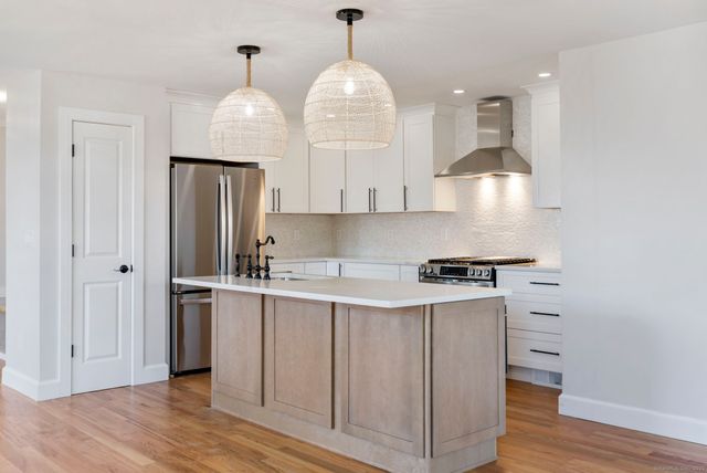 23 Clinton Avenue, Old Saybrook, CT 06475