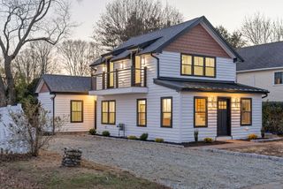 23 Clinton Avenue, Old Saybrook, CT 06475