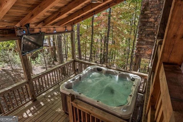 20 Smith Hill Road, Blue Ridge, GA 30513