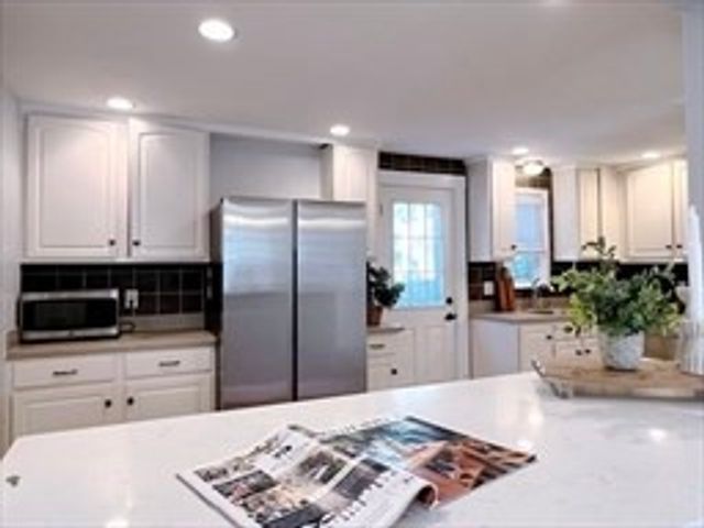 68 Pierrepont Rd, Newton, MA 02462