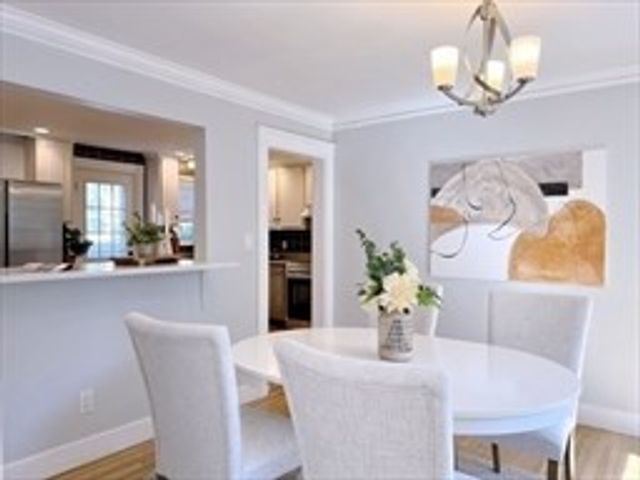 68 Pierrepont Rd, Newton, MA 02462