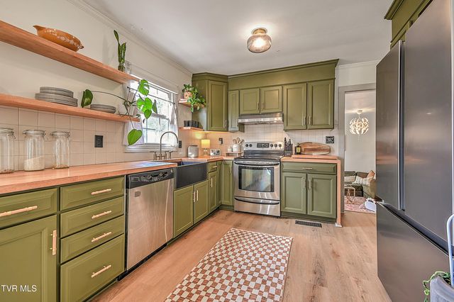 2302 Princeton Lane, Johnson City, TN 37601