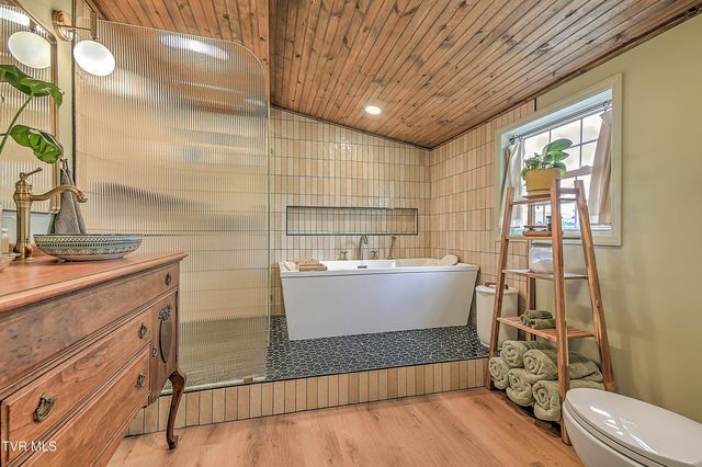 2302 Princeton Lane, Johnson City, TN 37601