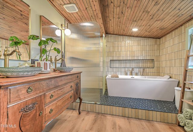 2302 Princeton Lane, Johnson City, TN 37601