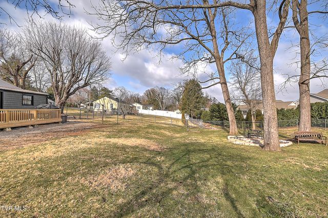 2302 Princeton Lane, Johnson City, TN 37601