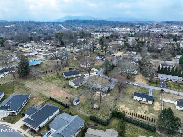 2302 Princeton Lane, Johnson City, TN 37601