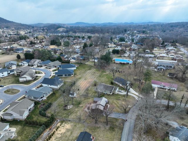 2302 Princeton Lane, Johnson City, TN 37601