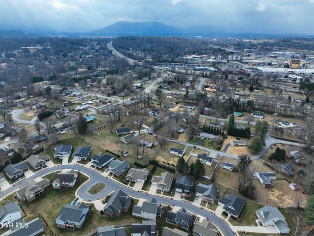 2302 Princeton Lane, Johnson City, TN 37601