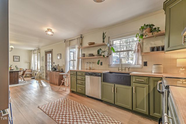 2302 Princeton Lane, Johnson City, TN 37601