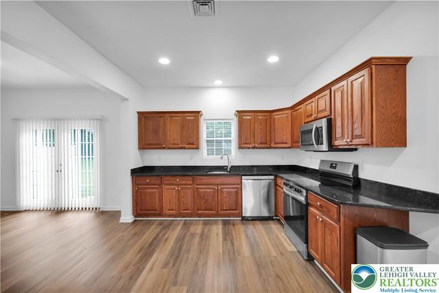 825 16th Avenue, Bethlehem City, PA 18018