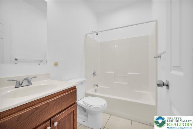 825 16th Avenue, Bethlehem City, PA 18018