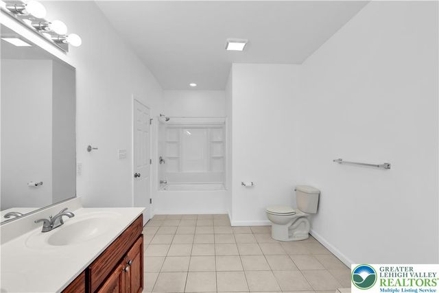 825 16th Avenue, Bethlehem City, PA 18018