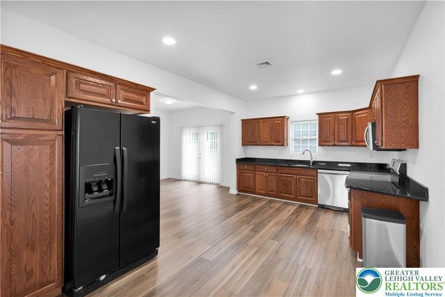 825 16th Avenue, Bethlehem City, PA 18018