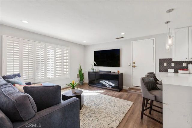 4015 N Virginia Rd 4, Long Beach, CA 90807