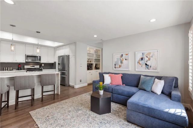 4015 N Virginia Rd 4, Long Beach, CA 90807