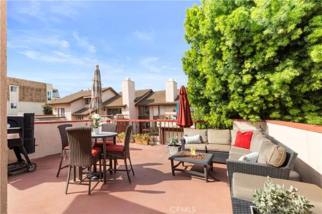 4015 N Virginia Rd 4, Long Beach, CA 90807