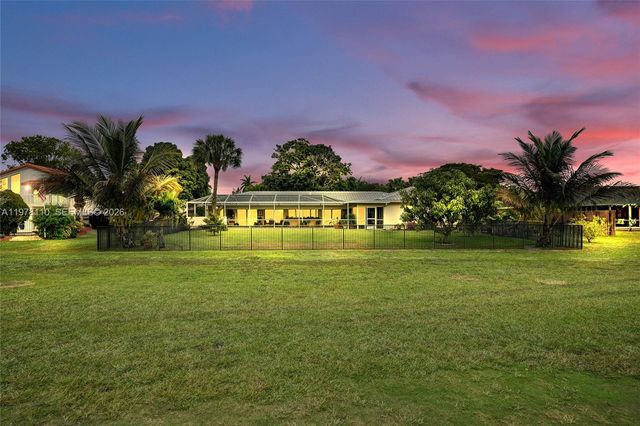 11181 NW 26th Dr, Coral Springs, FL 33065